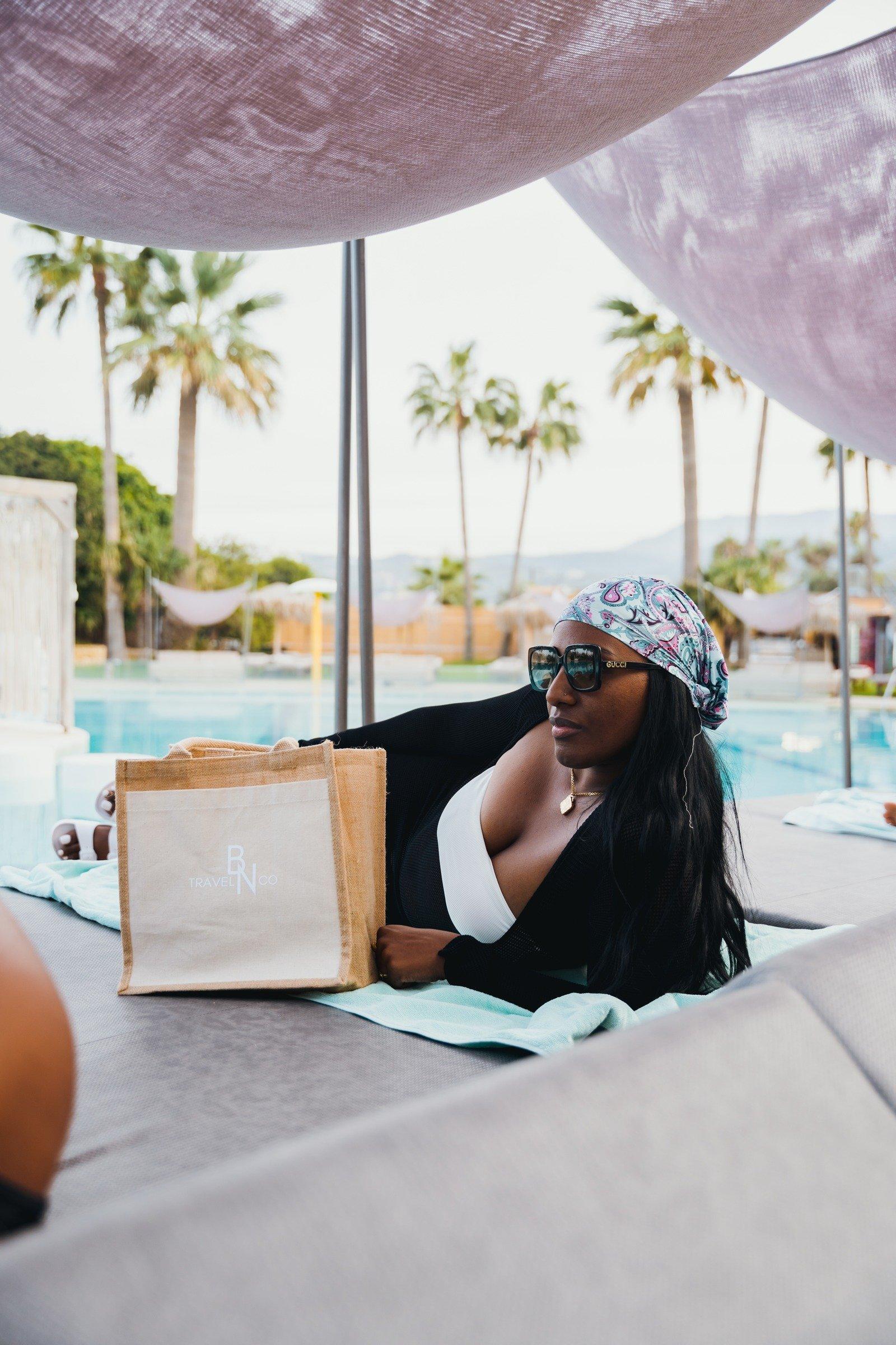 BEACH CLUB 4